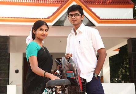 Palli Paruvathile (2017) HD 720p Tamil Movie Watch Online